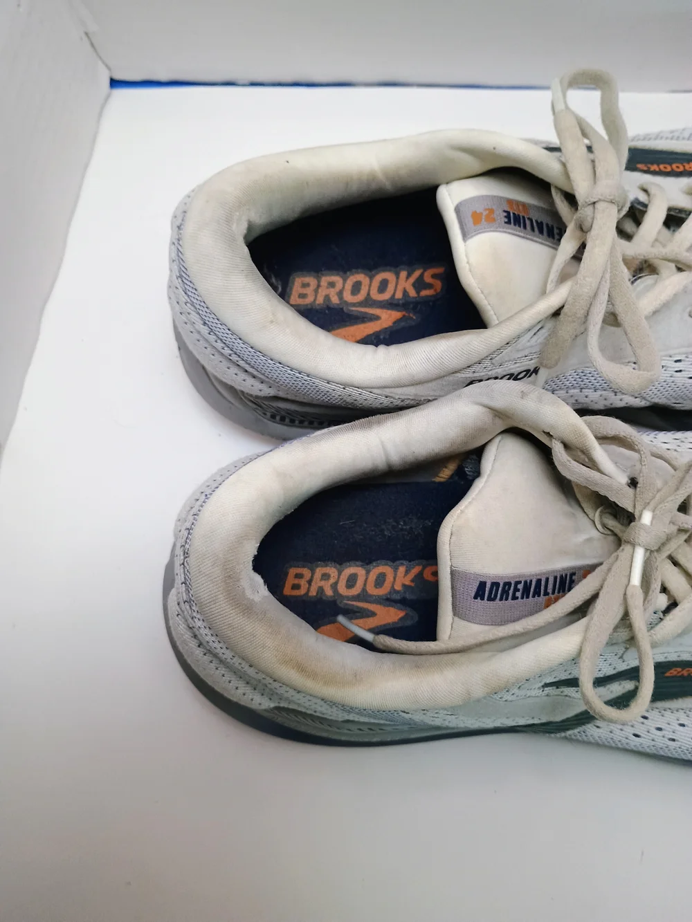 Brooks Adrenaline GTS 24 Men's Running Shoes